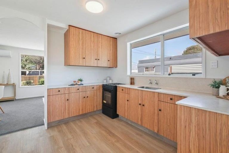 Photo of property in 1/150 Bowhill Road, New Brighton, Christchurch, 8083