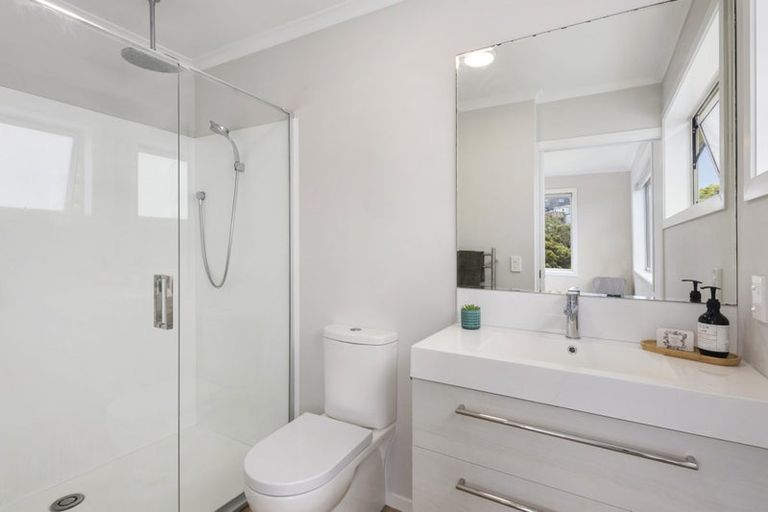 Photo of property in 3 Makomako Road, Brooklyn, Wellington, 6021