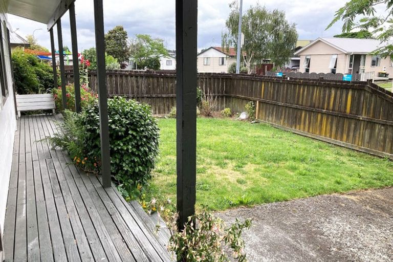 Photo of property in 33 Crawshaw Drive, Nawton, Hamilton, 3200