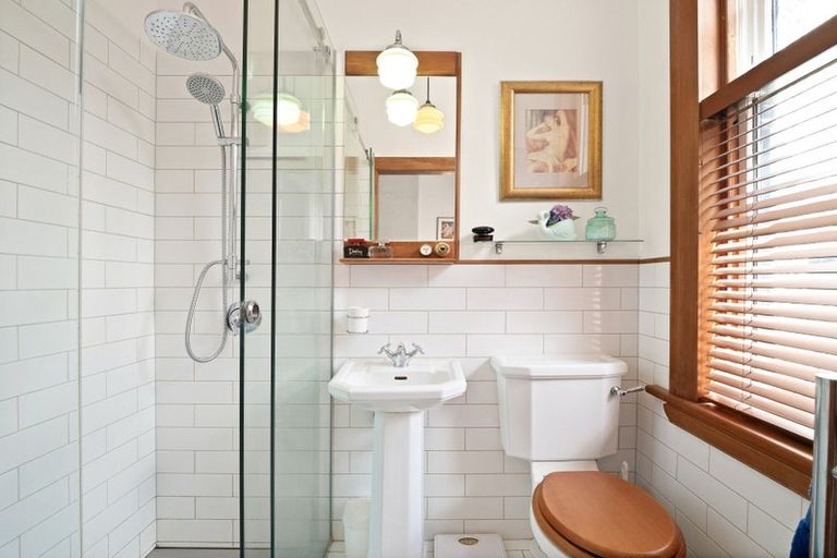 Photo of property in 247 Ravensbourne Road, Ravensbourne, Dunedin, 9022