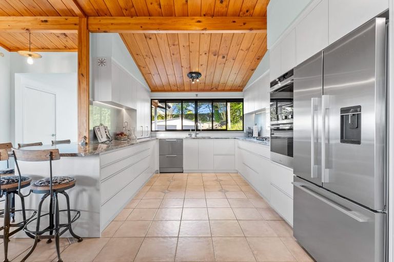 Photo of property in 84 Brick Bay Drive, Sandspit, Warkworth, 0982