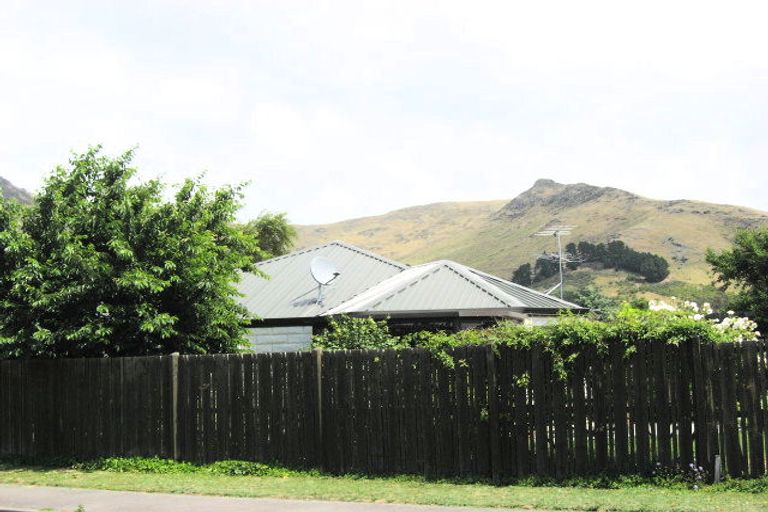 Photo of property in 4 Warner Place, Heathcote Valley, Christchurch, 8022