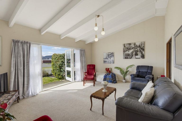 Photo of property in 556 Queen Street East, Levin, 5510