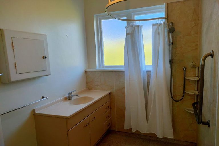 Photo of property in 12 Milton Street, Gore, 9710