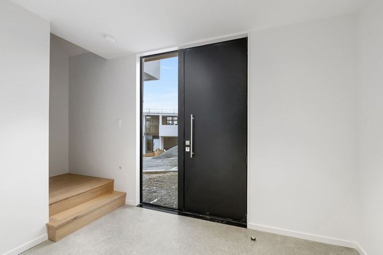 Photo of property in 5 Mary Dobson Way, Island Bay, Wellington, 6023