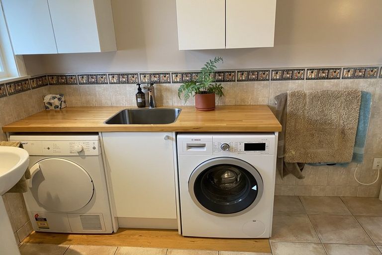 Photo of property in 122 Waimairi Road, Ilam, Christchurch, 8041