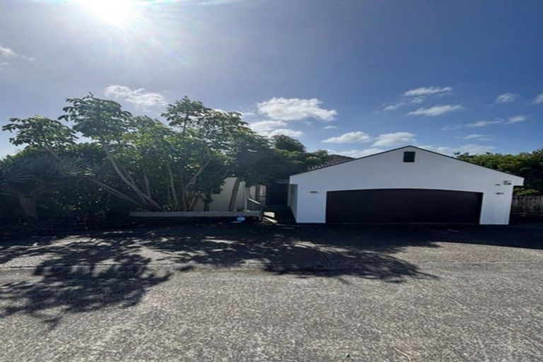 Photo of property in 132 Redoubt Road, Goodwood Heights, Auckland, 2105