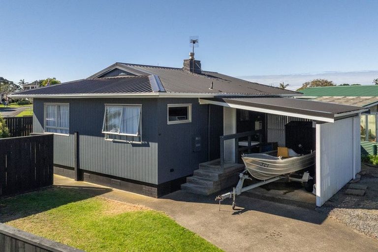 Photo of property in 44 Athenree Road, Athenree, Katikati, 3177
