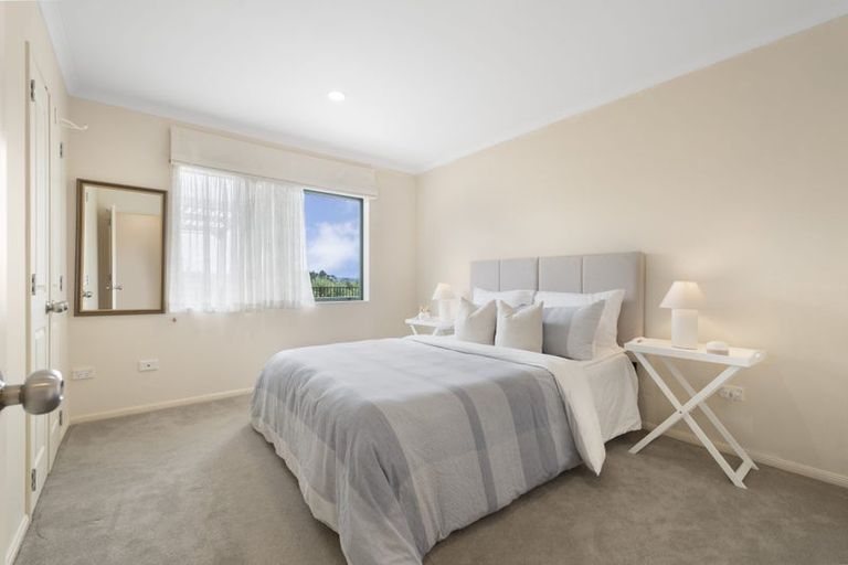 Photo of property in 27 Roy Maloney Drive, Henderson, Auckland, 0612