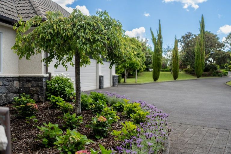 Photo of property in 33 Seymour Road, Mellons Bay, Auckland, 2014