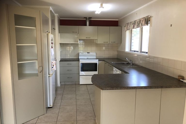 Photo of property in 2/4220 Great North Road, Glendene, Auckland, 0602