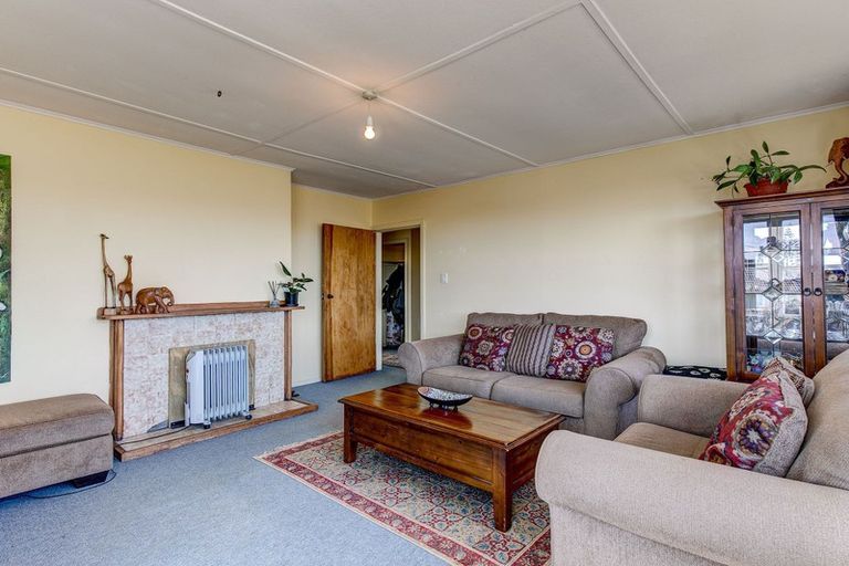 Photo of property in 12 Gear Terrace, Ranui, Porirua, 5024