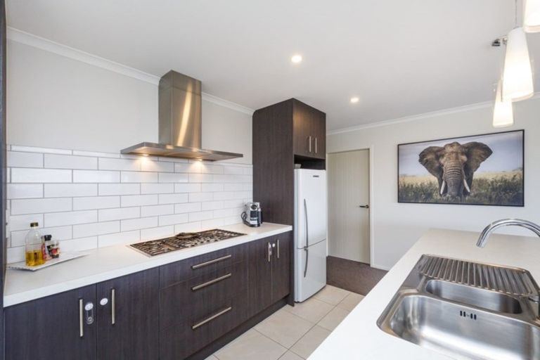 Photo of property in 32 Silicon Way, Fitzherbert, Palmerston North, 4410