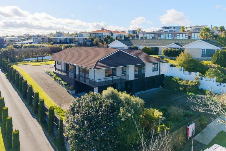 Photo of property in 62 Harvey Street, Waipahihi, Taupo, 3330