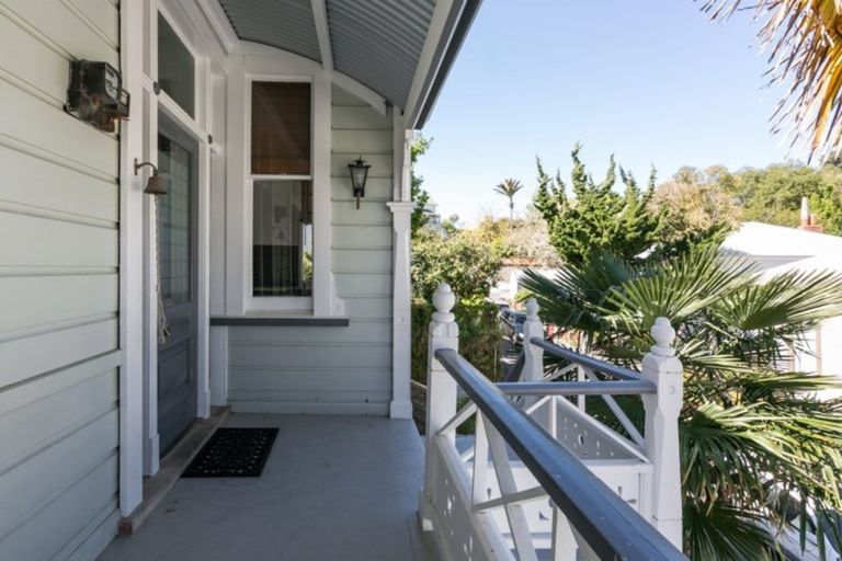 Photo of property in 2 Cameron Road, Bluff Hill, Napier, 4110