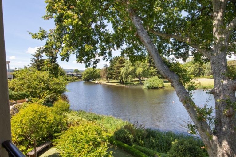 Photo of property in 12 Pastoral Lane, Hokowhitu, Palmerston North, 4410