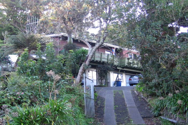 Photo of property in 33 Laingholm Drive, Laingholm, Auckland, 0604