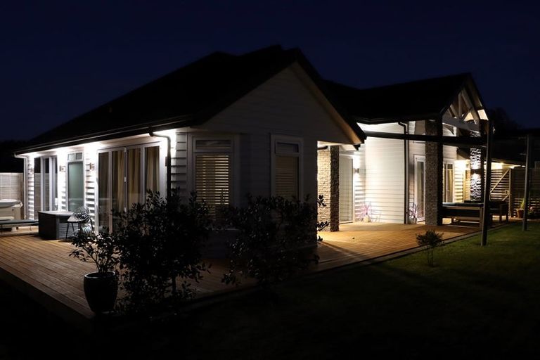 Photo of property in 121 Tapu Road, Huapai, Kumeu, 0810