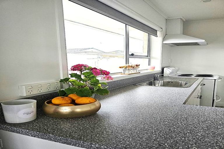 Photo of property in 8 Winiata Place, Otaki, 5512
