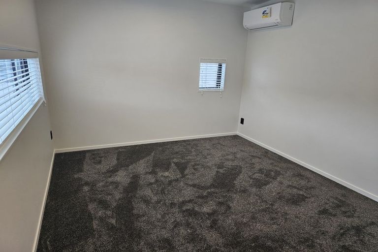 Photo of property in 2a Embling Place, Eastern Beach, Auckland, 2012