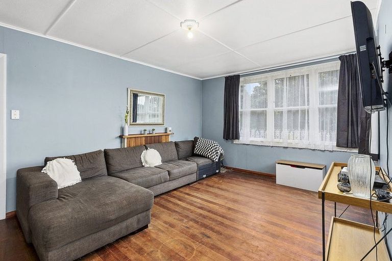Photo of property in 1 Morere Street, Titahi Bay, Porirua, 5022