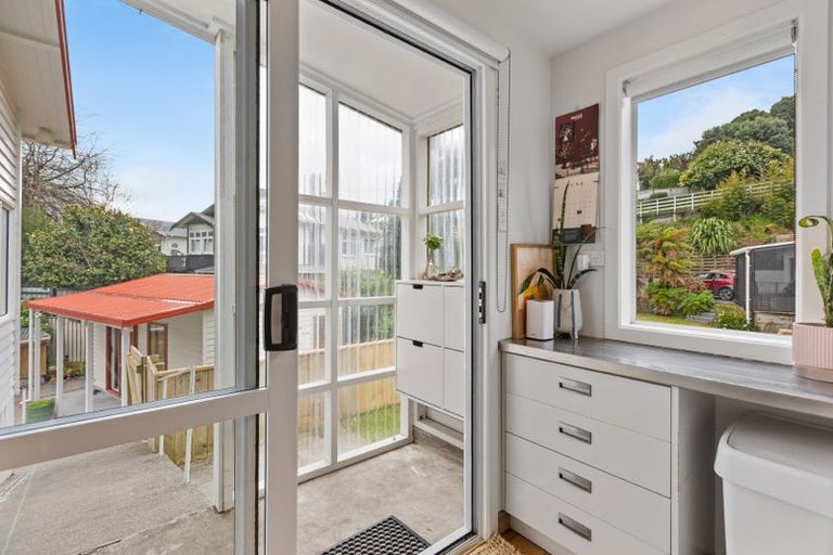 Photo of property in 13 Bracken Street, New Plymouth, 4310