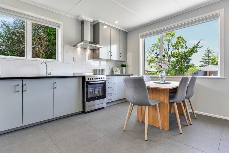 Photo of property in 8 Mabian Crescent, Deanwell, Hamilton, 3206