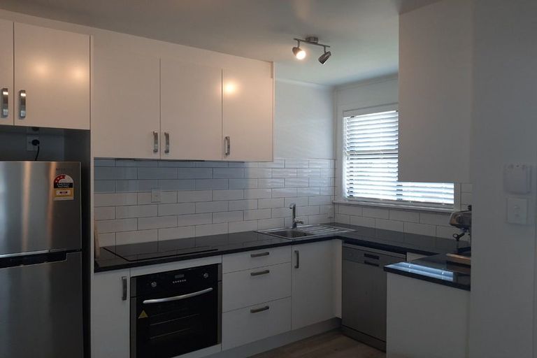 Photo of property in 1 Alan Avenue, Henderson, Auckland, 0610