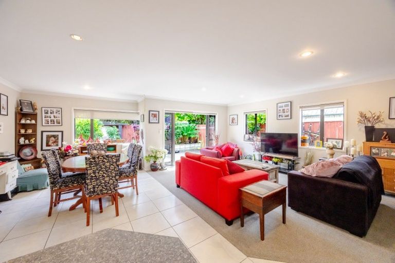 Photo of property in 49a Avenue Road, Greenmeadows, Napier, 4112