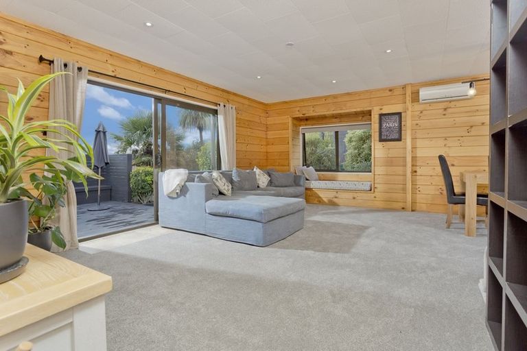 Photo of property in 2/41 Browns Bay Road, Browns Bay, Auckland, 0630
