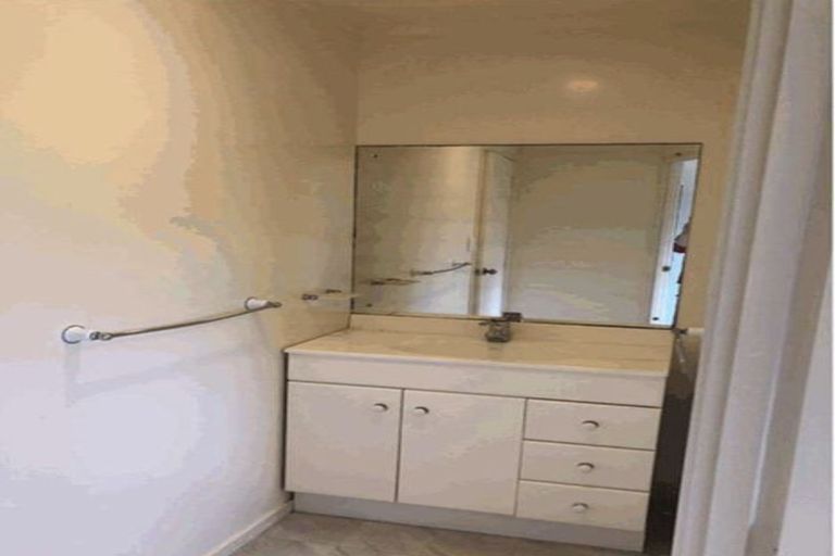 Photo of property in 1/14 Clematis Avenue, Murrays Bay, Auckland, 0630