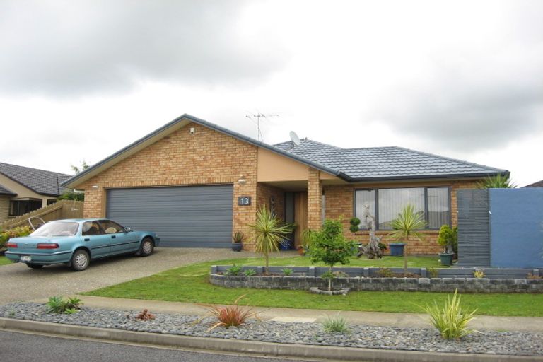 Photo of property in 13 Greig Place, Pukekohe, 2120