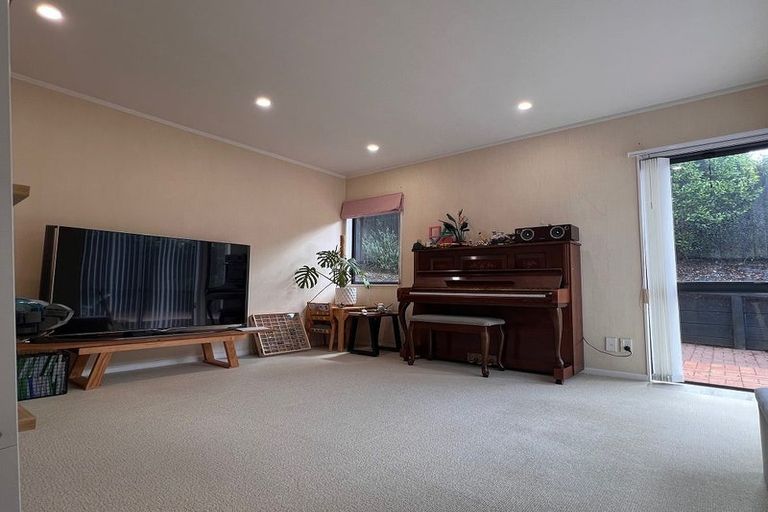 Photo of property in 3 Javelin Place, West Harbour, Auckland, 0618