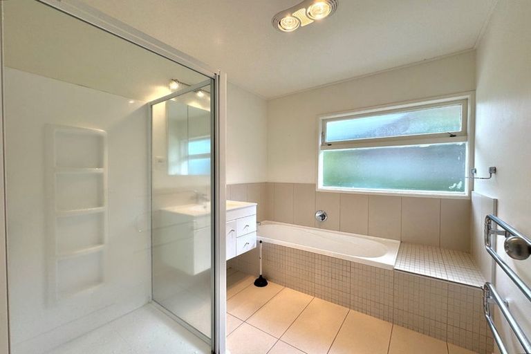 Photo of property in 98 Angelo Avenue, Howick, Auckland, 2014