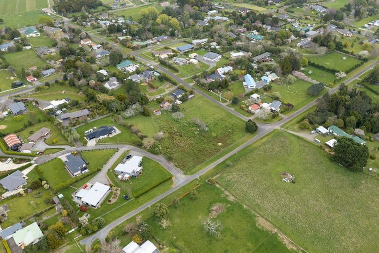 Photo of property in 34 Jervois Terrace, Ohau, Levin, 5570