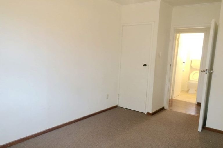 Photo of property in 23 Hill Crescent, New Lynn, Auckland, 0600