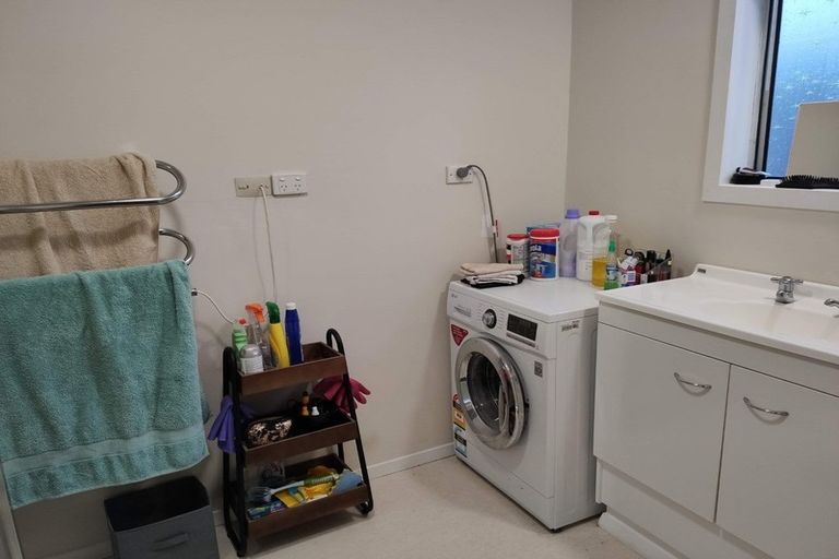 Photo of property in 2/45 College Road, Northcote, Auckland, 0627