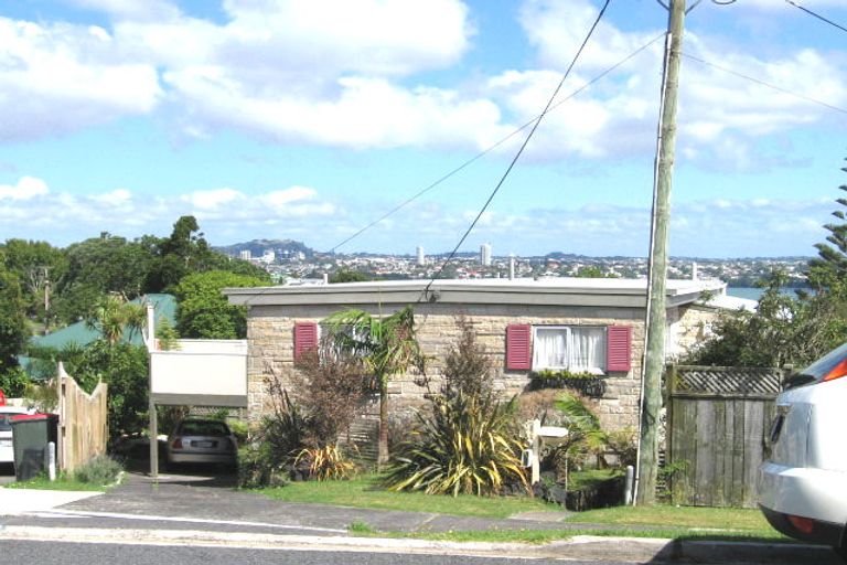 Photo of property in 1/8 Mariposa Crescent, Birkenhead, Auckland, 0626