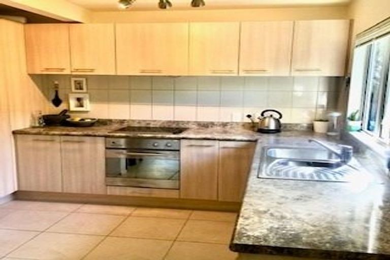 Photo of property in 3/4a Corrella Road, Belmont, Auckland, 0622