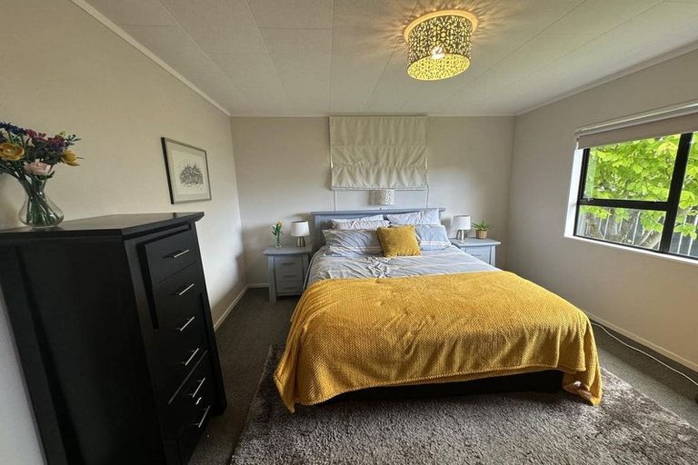 Photo of property in 4 Gates Road, Waikanae Beach, Waikanae, 5036