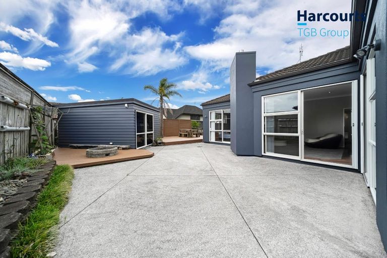 Photo of property in 28 Franshell Crescent, East Tamaki, Auckland, 2013