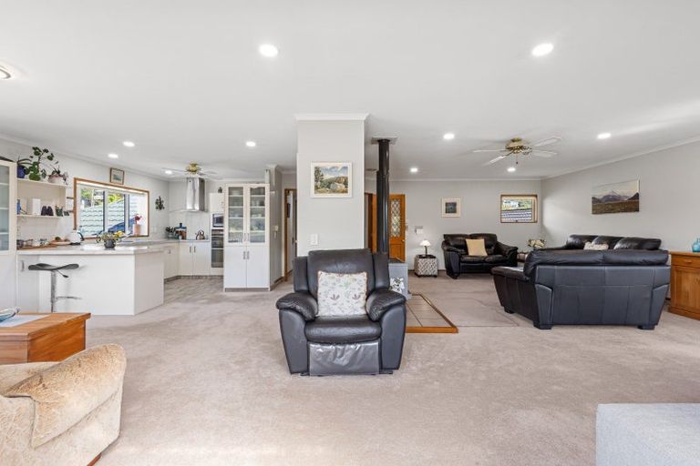 Photo of property in 5 Moana View Road, Waikawa, Picton, 7220
