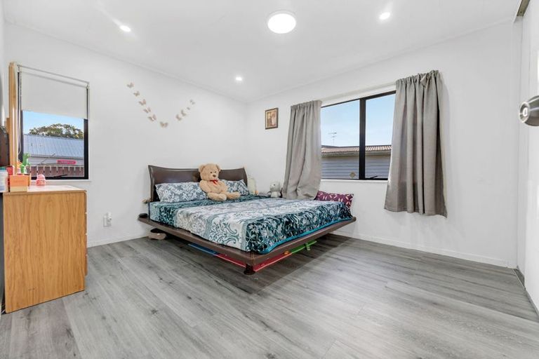 Photo of property in 1 Horlicks Place, Randwick Park, Auckland, 2105