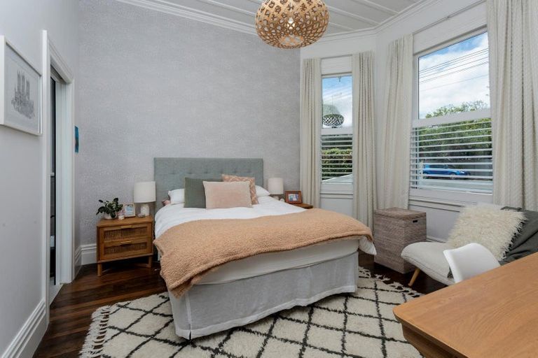 Photo of property in 11 Cheltenham Road, Devonport, Auckland, 0624