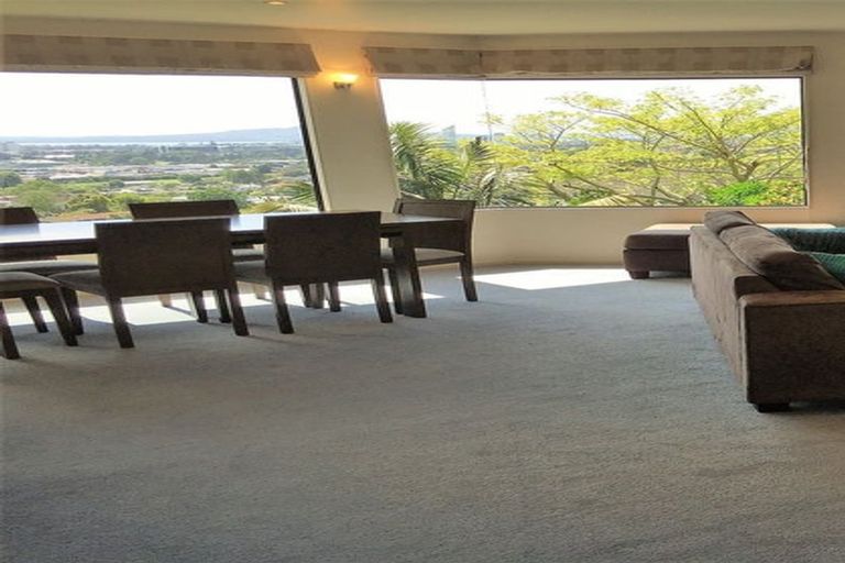 Photo of property in 1/41 High Road, Glenfield, Auckland, 0629