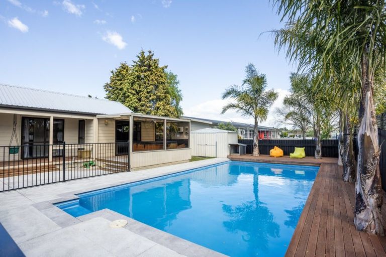 Photo of property in 36 Ryan Crescent, Greenmeadows, Napier, 4112