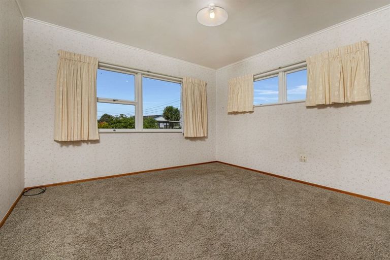 Photo of property in 175 Waimumu Road, Massey, Auckland, 0614