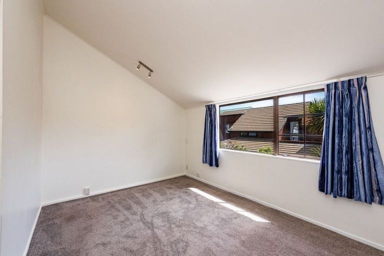 Photo of property in 5/136 Karori Road, Karori, Wellington, 6012