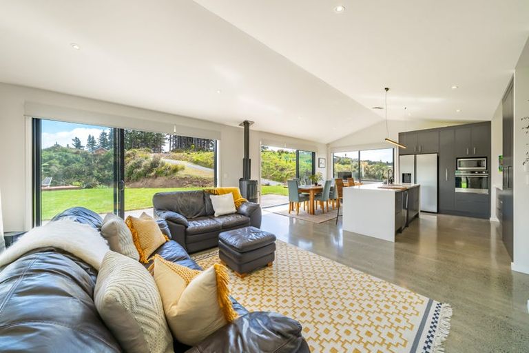 Photo of property in 46 Crest Road, Akatarawa, Upper Hutt, 5372