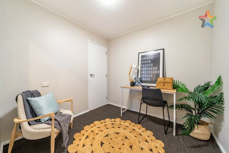 Photo of property in 24 Magnolia Grove, Maungaraki, Lower Hutt, 5010